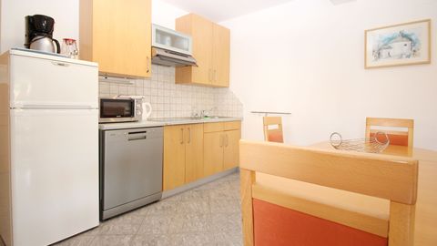 Apartament 5-osobowy z klimatyzacją z tarasem z 3 pomieszczeniami sypialnianymi