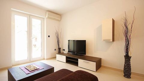 Apartament 6-osobowy z klimatyzacją na piętrze z 3 pomieszczeniami sypialnianymi