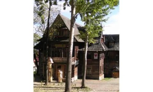 Szkoła Ginących Zawodów, Folkloru i Sztuki Ludowej/ Bukowina Tatrzańska