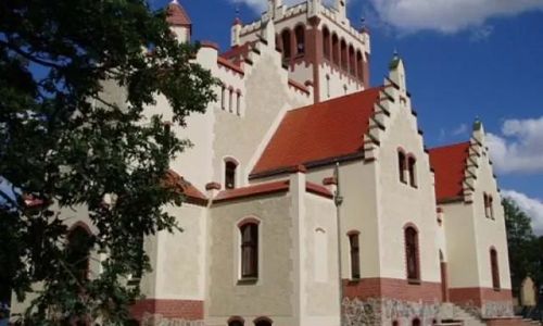 Zamek von Treskov. Strykowo