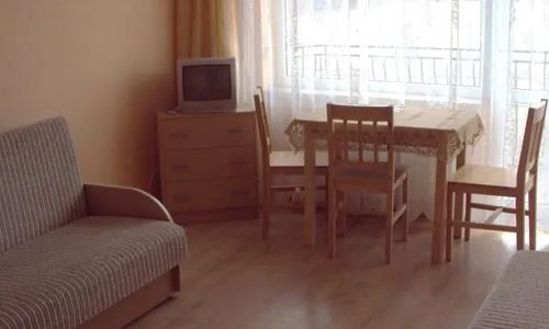 USTKA --- POKOJE - DOMKI - APARTAMENTY Wytowno