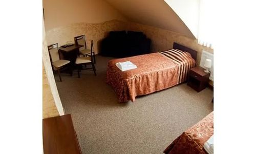 ** Hotel & Restauracja "Okrąglak" Chęciny