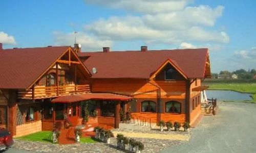 Ośrodek Sportów Konnych Hotel restauracja Trzy Podkowy  Biskupiec