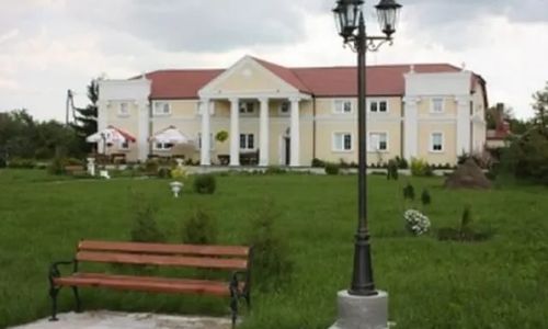 PAŁAC ŁAZIENKOWSKI Staszów