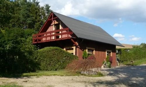 Łowisko w Niedamowie. Drewniany dom2 Kościerzyna