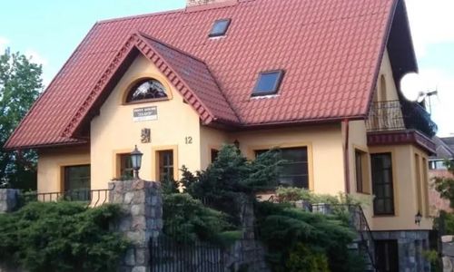 Pokoje Gościnne ul. Grzędzickiego Chmielno