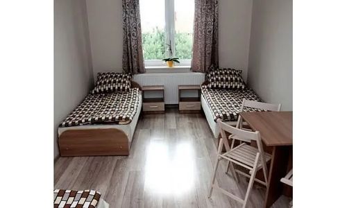 DOM W SOSNACH. Stara Biała