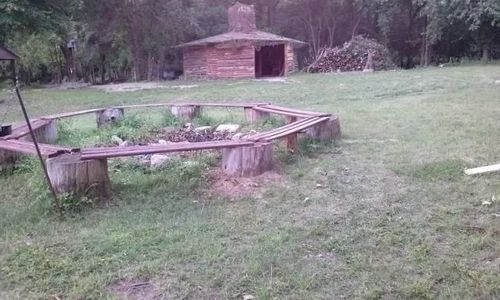 EMILEX.  POLE NAMIOTOWE Drawno