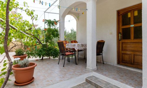 Apartmanok A Tenger Mellett Pisak, Omis - 15177 Pisak