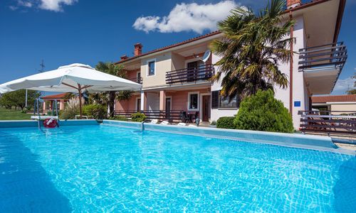 Apartmanok Családok Részére Medencével Cepic, Sredisnja Istra - 11636 Čepić