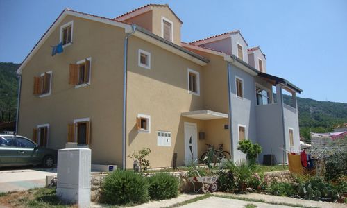 Apartmanok Parkolóhellyel Cres - 15672