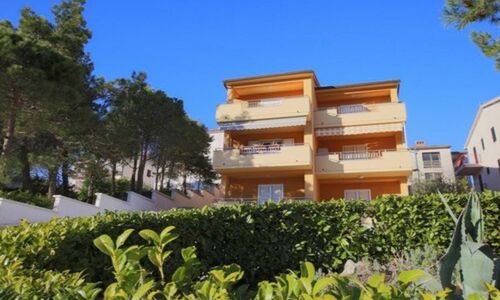Apartment 879 Rabac