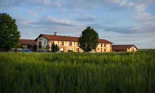 Hotel HAPPY STAR Hnanice