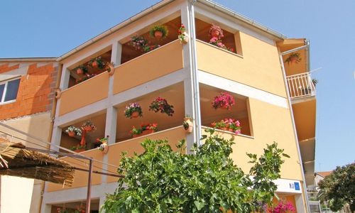 Apartment Frieske Primosten