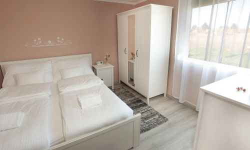 Páva Apartmanok Berekfürdő