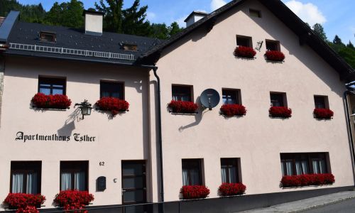 Apartmenthaus  Esther Ramingstein
