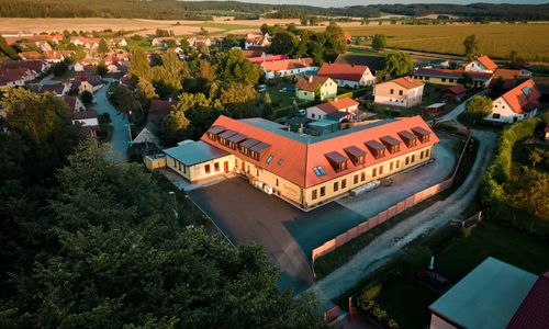 Penzion a restaurace Zlatovláska u zámku Červená Lhota Pluhův Žďár