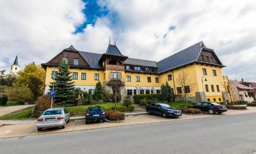Valašský hotel a Pivní lázně OGAR Pozlovice