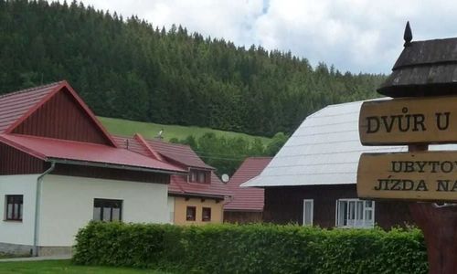 Dvůr U Kříža Velké Karlovice