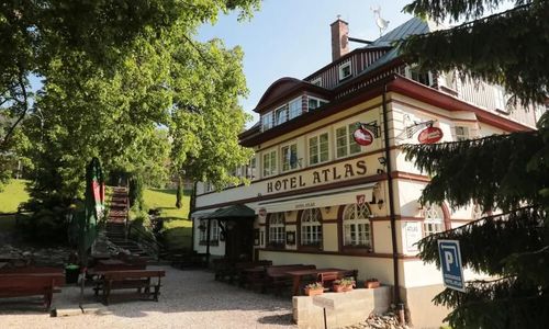 Hotel Atlas a Penzion Domeček Pec pod Sněžkou