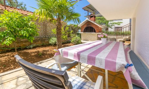 Apartments IvaT Rogoznica