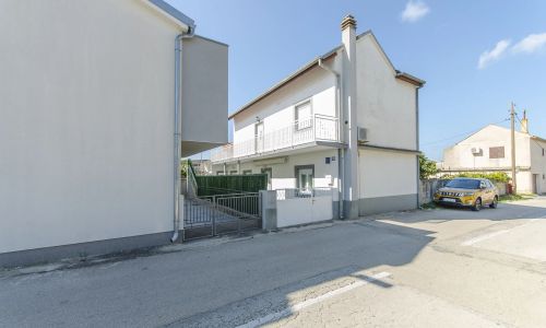 Apartments Danica Pirovac