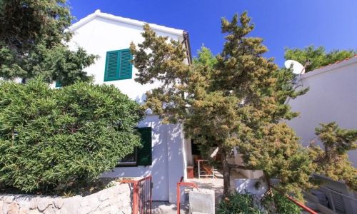 Robinson House Stevica Velo Zaraće