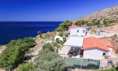 Robinson House Jimi Vela Planica