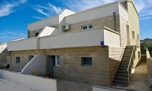 Apartments Marieta Povlja