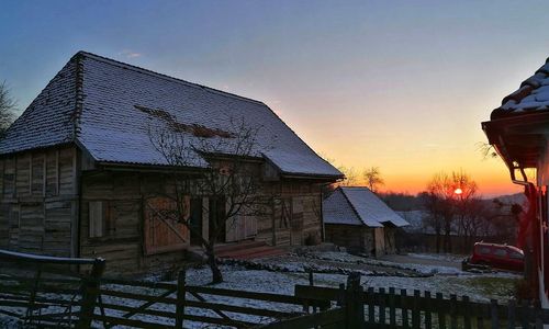 Cabane Valea Șiclodului Șiclod