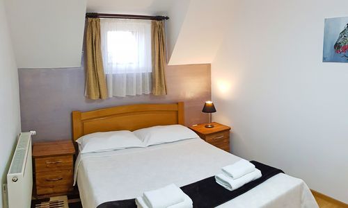 DMC House Frumosu