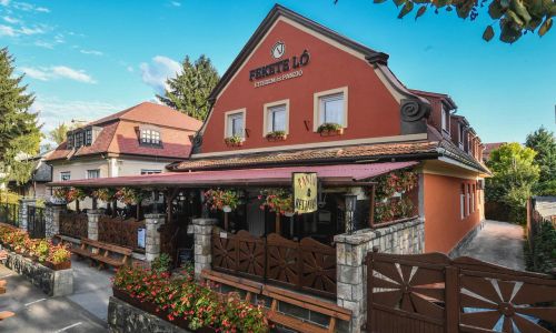 Fekete Ló Étterem és Panzió Eger