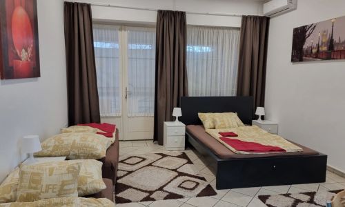 Piac Téri Turista és Munkásszállás Dunaújváros