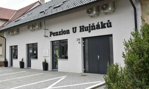 Penzion U Hujňáků Rohatec