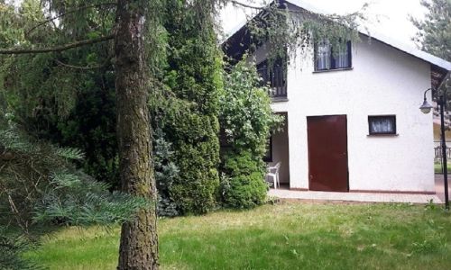 Samodzielny dom z ogrodzoną działką nad jeziorem Ługowskim