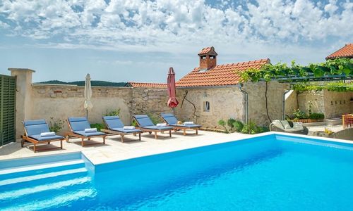 Villa Asteralis Zapužane