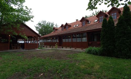 Hat Testvér Fogadó Dömsöd