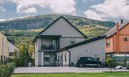 Béke Apartmanház Badacsonytomaj