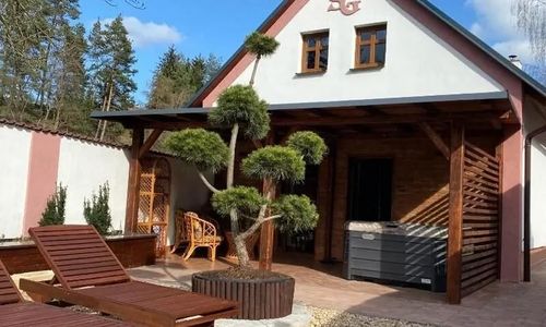 SG chalupa Šárka s bazénem a wellness