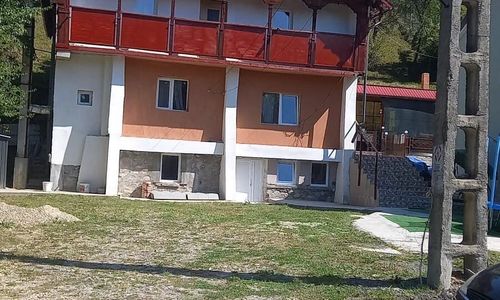 Casa Valentin Căpățânenii Pământeni