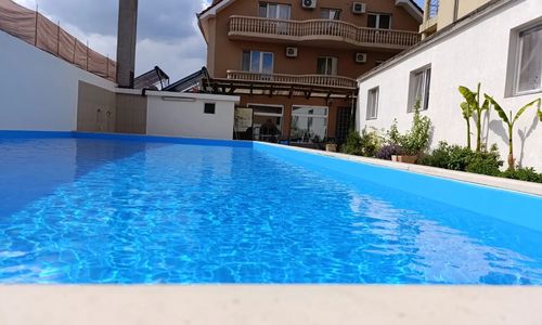 Pensiunea Lari Băile 1 Mai