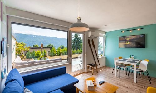 MOOKI Lake Apartment