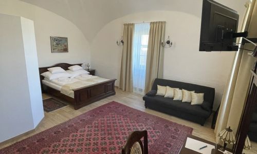 Széchenyi Kúria Monok