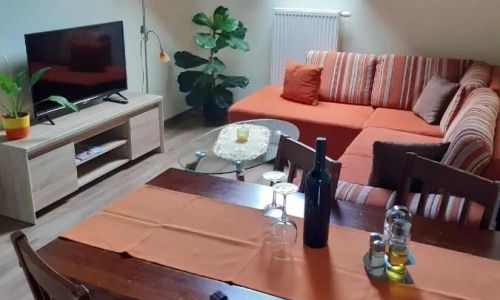 Home Katka Bešeňová