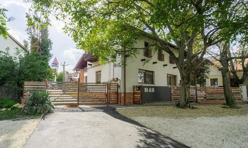 B48 Apartmanház Törökbálint