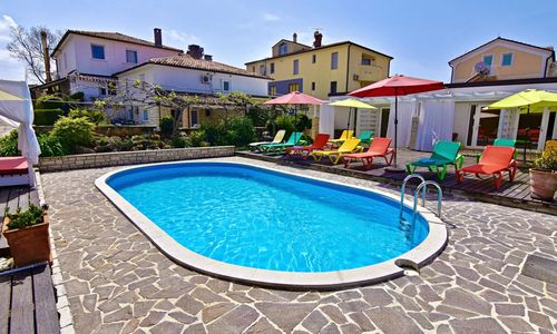 Apartment With Pool Elio 7 Umag