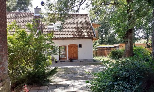 Mazurski dworek przy jeziorze Dworackie