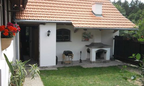Chalupa u Dalešické přehrady Mohelno