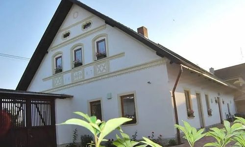 Dvůr u kapličky Nové Dvory