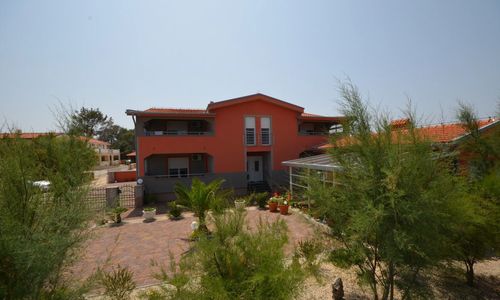 Apartmanok Parkolóhellyel Vir - 18562